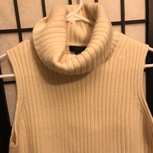 Cowl neck sleeveless sweater